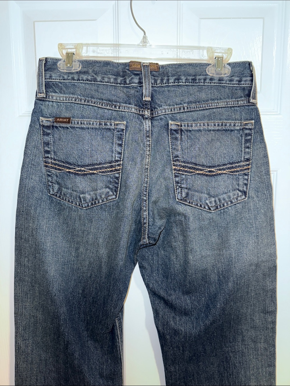 EUC Ariat M4 Legacy Jeans. Size 28x32.